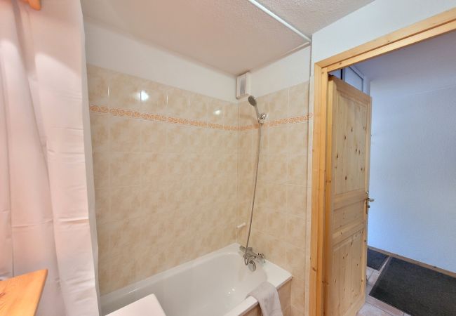 Appartement à Chantemerle - T2 AU PIED DES PISTES DE CHANTEMERLE Appartement à Chantemerle - T2 AU PIED DES PISTES DE CHANTEMERLE