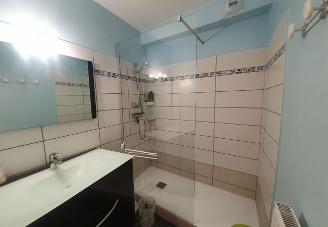 Appartement à Chantemerle - Studio + Coin montagne - 4/6 personnes - 250m du pied de piste  Appartement à Chantemerle - Studio + Coin montagne - 4/6 personnes - 250m du pied de piste