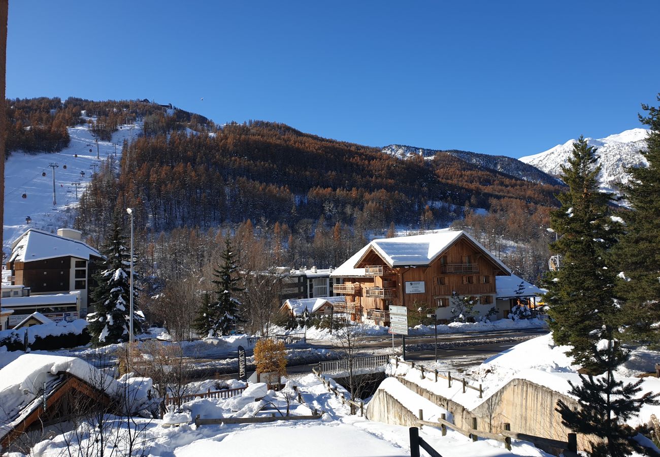 Appartement à Chantemerle - Grand studio au pied des pistes - 4 personnes 