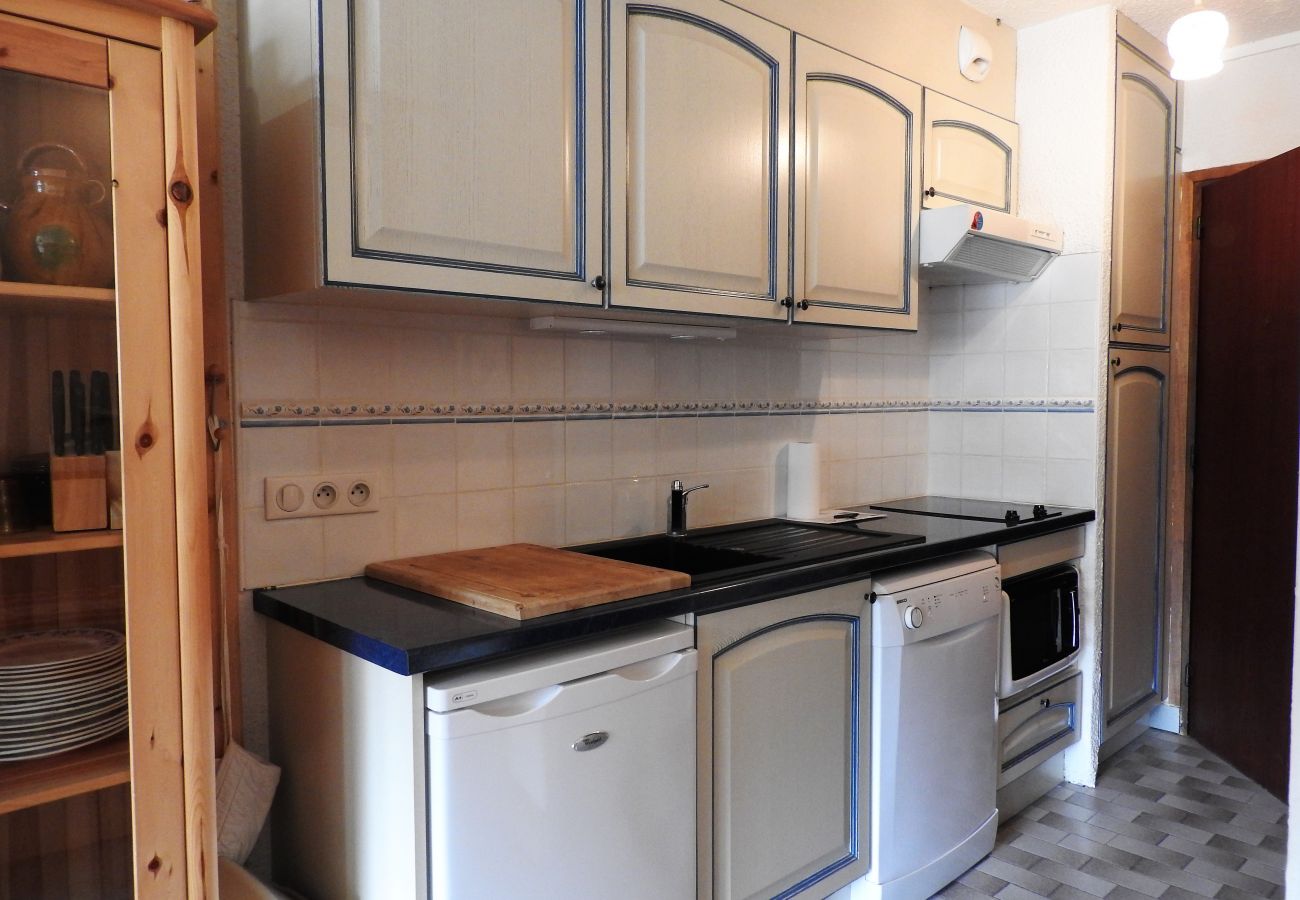 Appartement à Chantemerle - Grand studio au pied des pistes - 4 personnes 