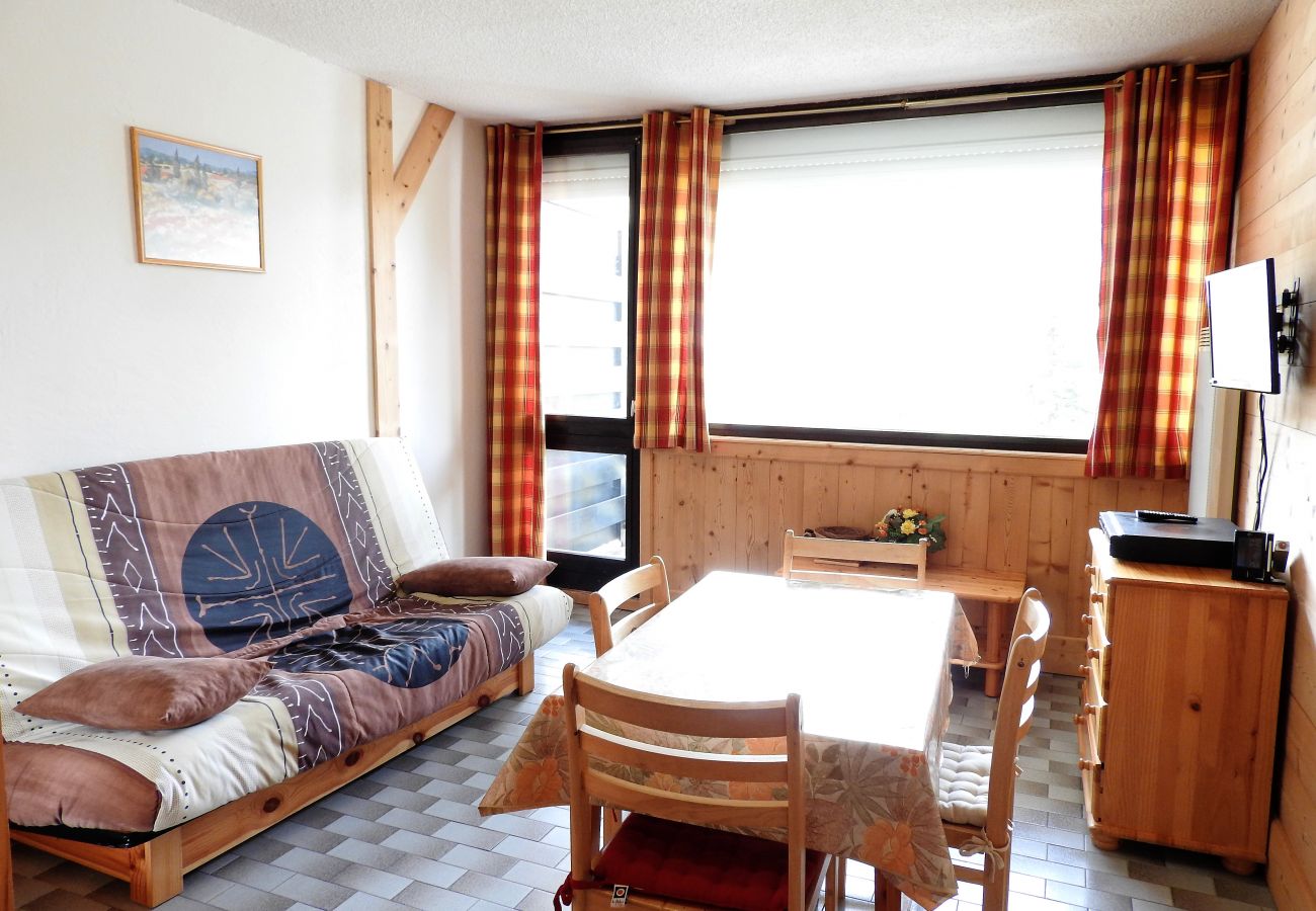 Appartement à Chantemerle - Grand studio au pied des pistes - 4 personnes 