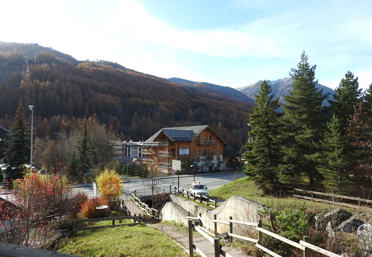 Appartement à Chantemerle - Grand studio au pied des pistes - 4 personnes 