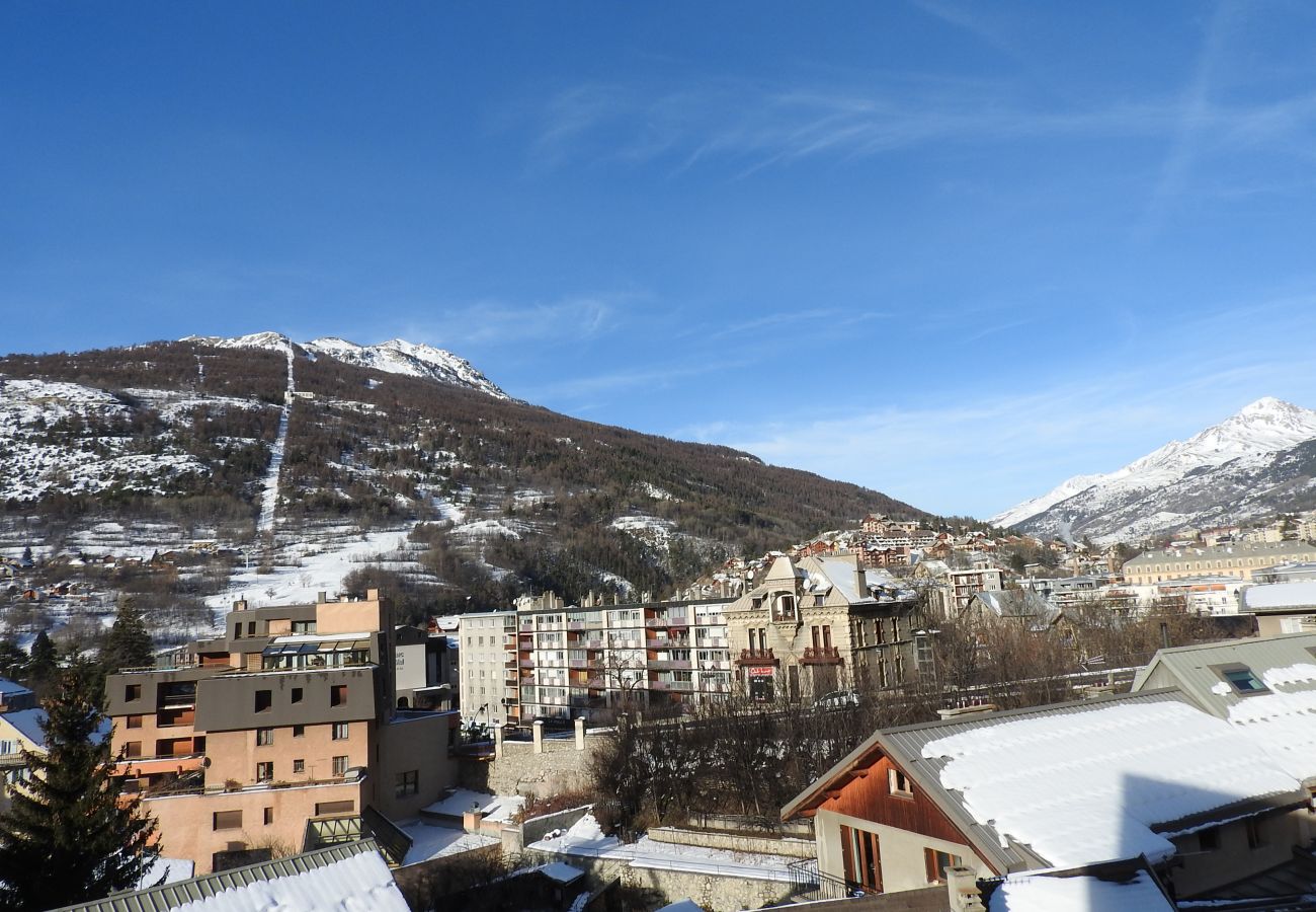 Appartement à Briançon - Coquet T3 en triplex de 58m² en centre ville  