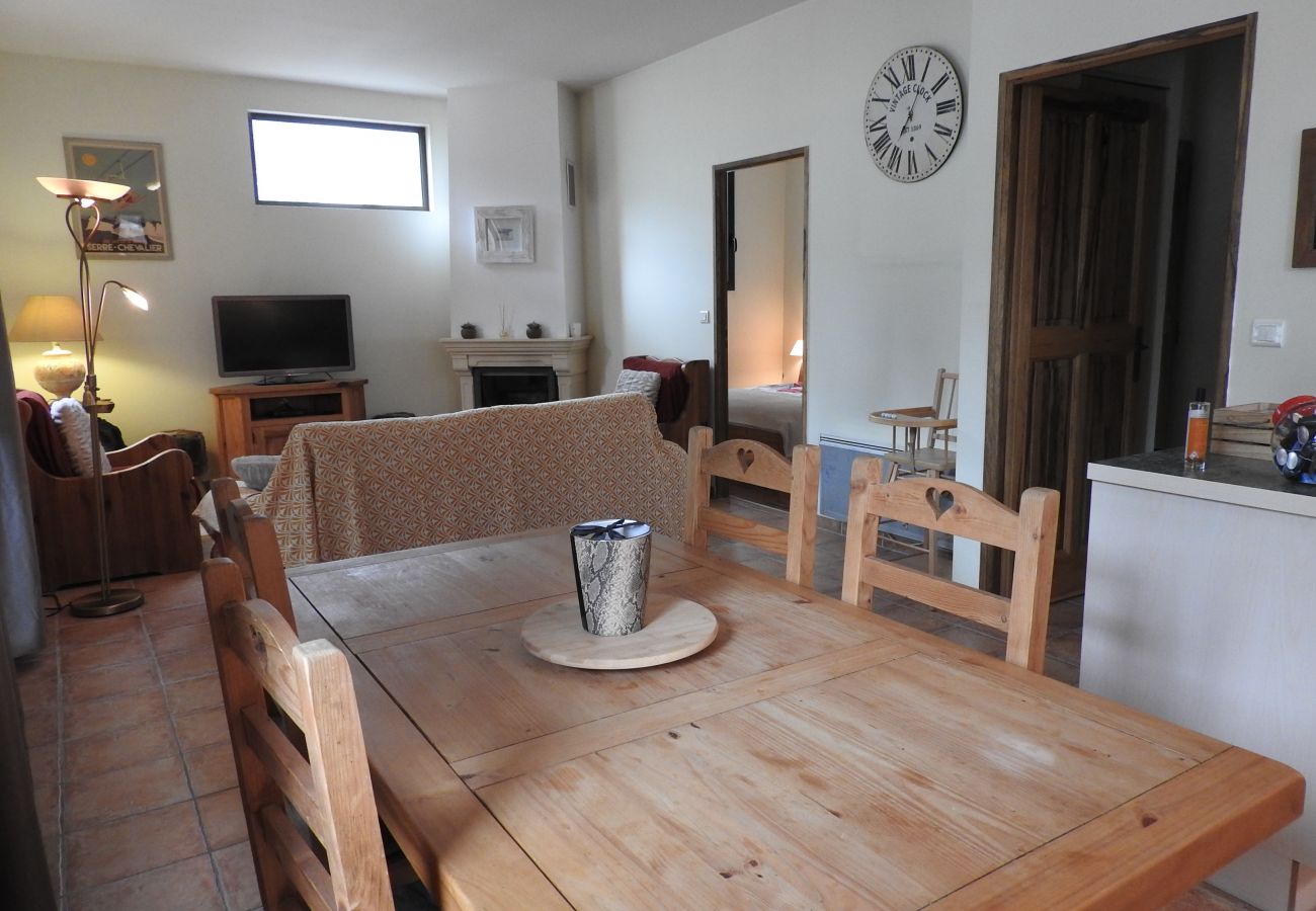 Appartement à La Salle-les-Alpes - Coquet T3 -6 personnes à deux pas des remontées