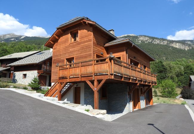 Chalet à Saint-Chaffrey - Beau chalet 8 personnes à Saint Chaffrey Chalet à Saint-Chaffrey - Beau chalet 8 personnes à Saint Chaffrey