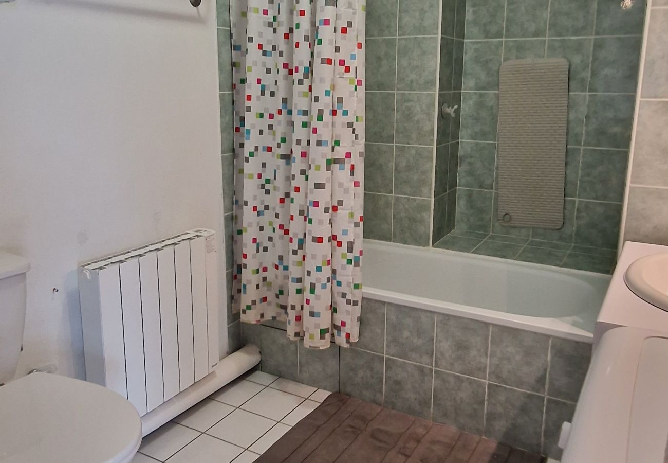 Appartement à Saint-Chaffrey - Agréable T2 + cm sur les hauteurs, belle vue dégagée