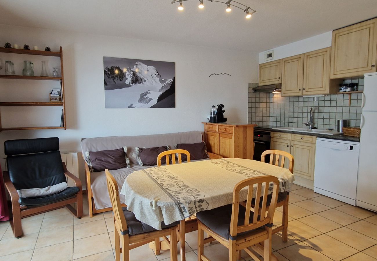 Appartement à Saint-Chaffrey - Agréable T2 + cm sur les hauteurs, belle vue dégagée