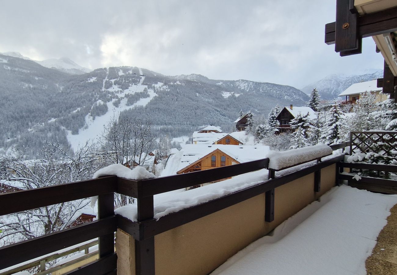 Appartement à Saint-Chaffrey - Agréable T2 + cm sur les hauteurs, belle vue dégagée