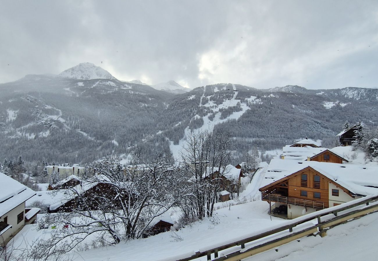 Appartement à Saint-Chaffrey - Agréable T2 + cm sur les hauteurs, belle vue dégagée