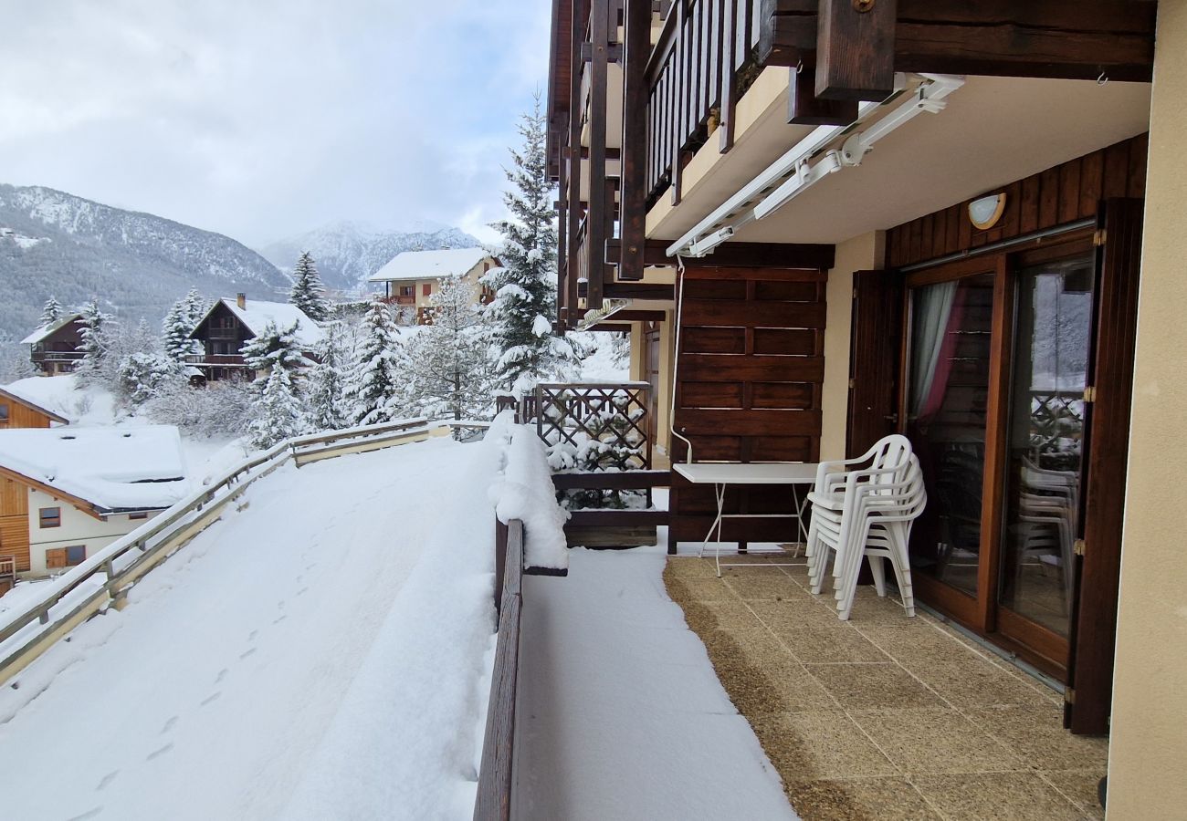 Appartement à Saint-Chaffrey - Agréable T2 + cm sur les hauteurs, belle vue dégagée