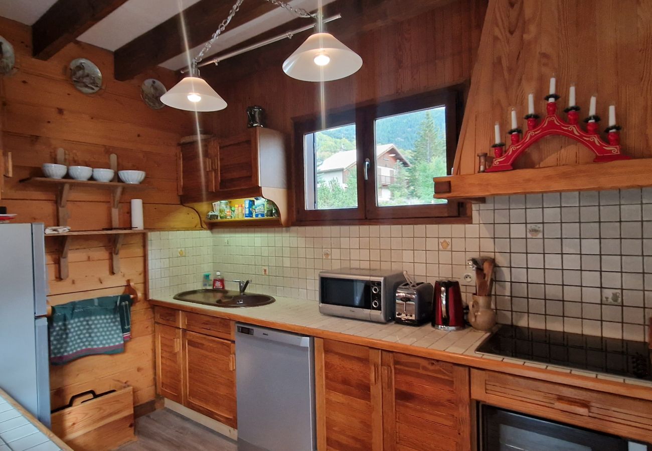 Chalet à Saint-Chaffrey - Chaleureux chalet ** pour 6 personnes, Saint-Chaffrey