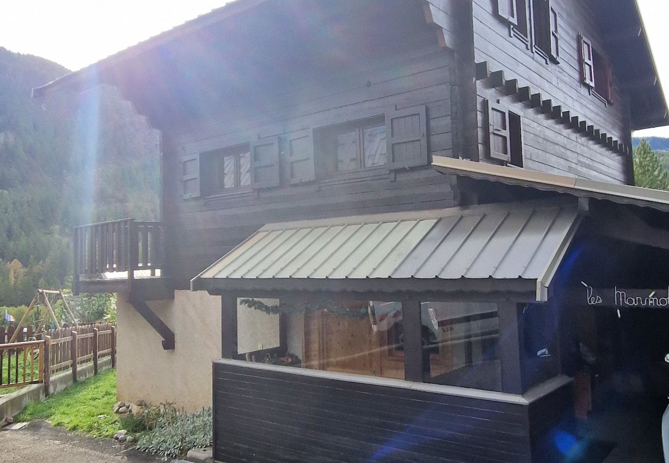Chalet à Saint-Chaffrey - Chaleureux chalet ** pour 6 personnes, Saint-Chaffrey