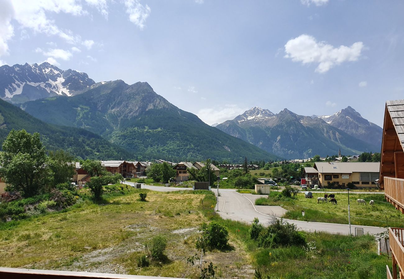 Appartement à Le Monêtier-les-Bains - T4 neuf pour 8 personnes
