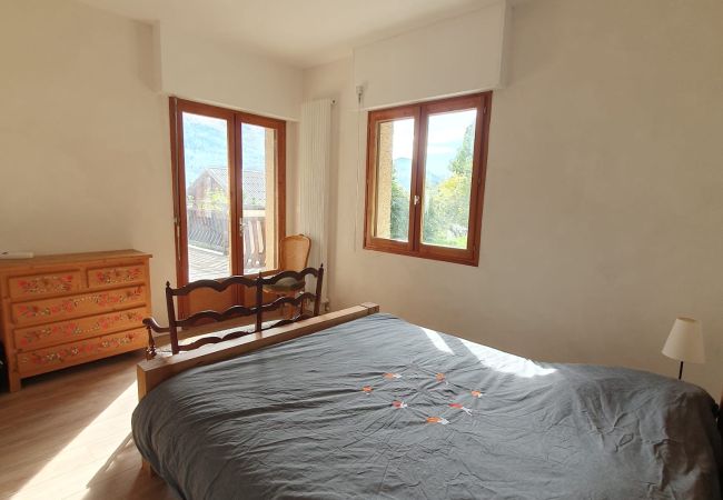 Maison à Puy-Saint-Pierre - Spacieuse maison pour 10 personnes. Maison à Puy-Saint-Pierre - Spacieuse maison pour 10 personnes.