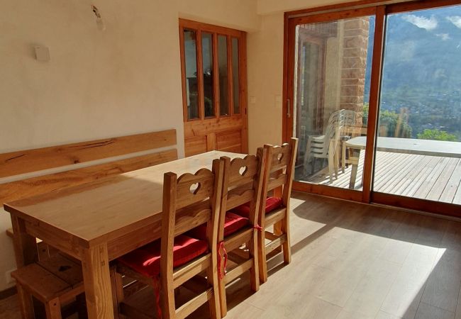 Maison à Puy-Saint-Pierre - Spacieuse maison pour 10 personnes. Maison à Puy-Saint-Pierre - Spacieuse maison pour 10 personnes.