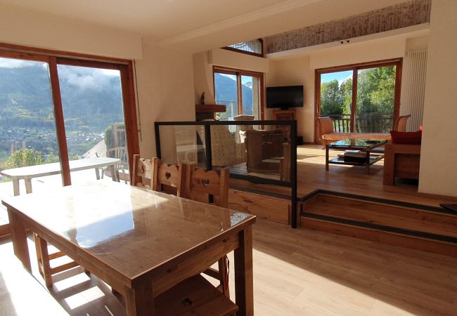 Maison à Puy-Saint-Pierre - Spacieuse maison pour 10 personnes. Maison à Puy-Saint-Pierre - Spacieuse maison pour 10 personnes.