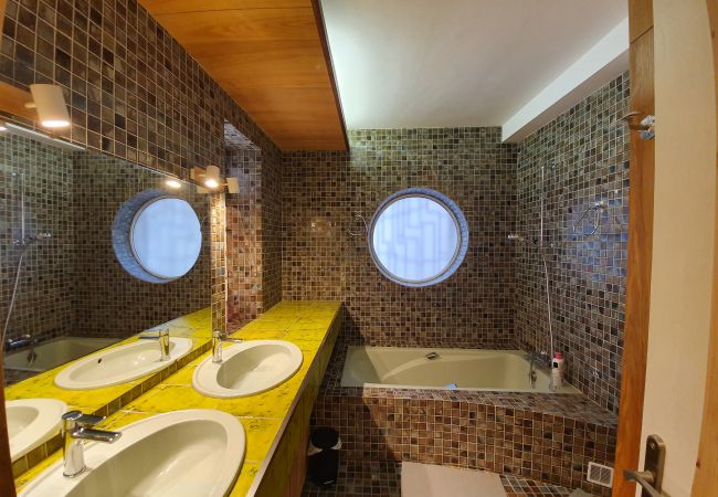 Maison à Puy-Saint-Pierre - Spacieuse maison pour 10 personnes. Maison à Puy-Saint-Pierre - Spacieuse maison pour 10 personnes.