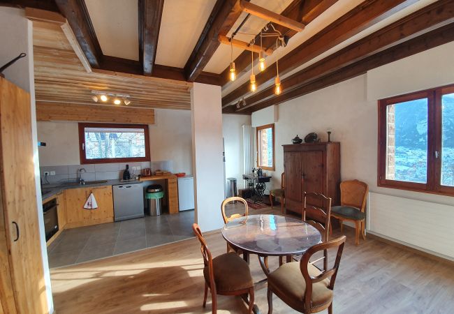 Maison à Puy-Saint-Pierre - Spacieuse maison pour 10 personnes. Maison à Puy-Saint-Pierre - Spacieuse maison pour 10 personnes.