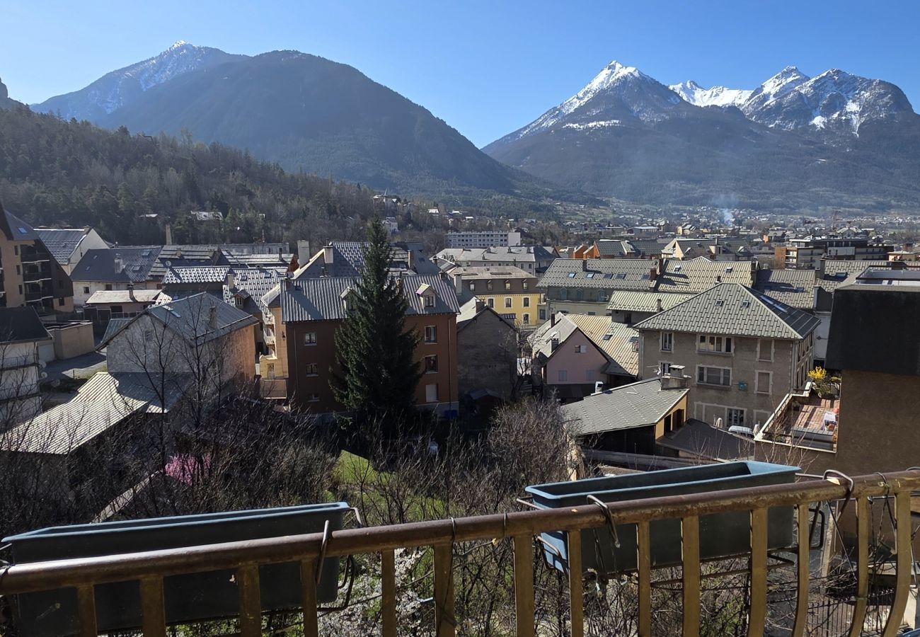 Appartement à Briançon - Charmant T3 en centre ville