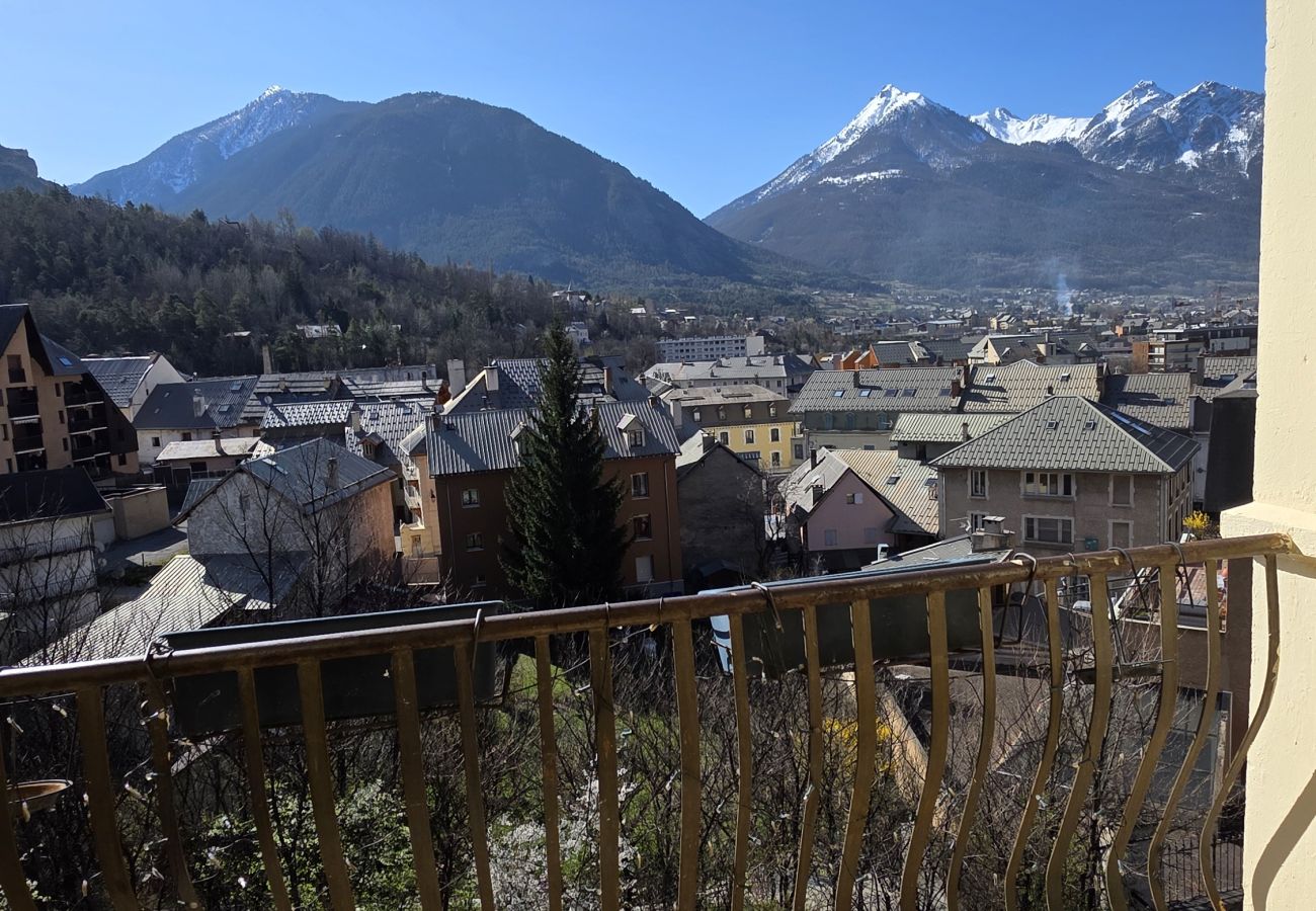 Appartement à Briançon - Charmant T3 en centre ville