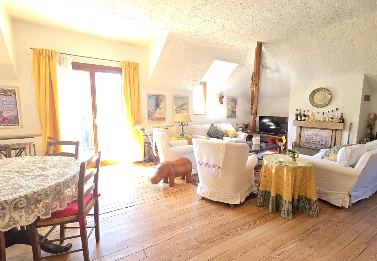 Appartement à Briançon - Charmant T3 en centre ville